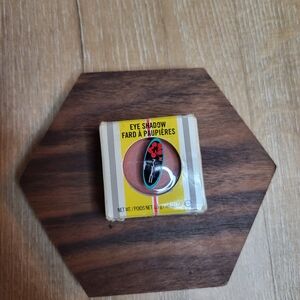 Mac Surf Baby Saffron Eyeshadow